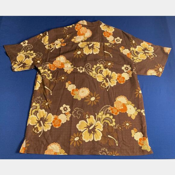 Tommy Bahama Mens 100% Silk Hawaiian Style Shirt Size L Dark Brown Floral - Picture 2 of 13